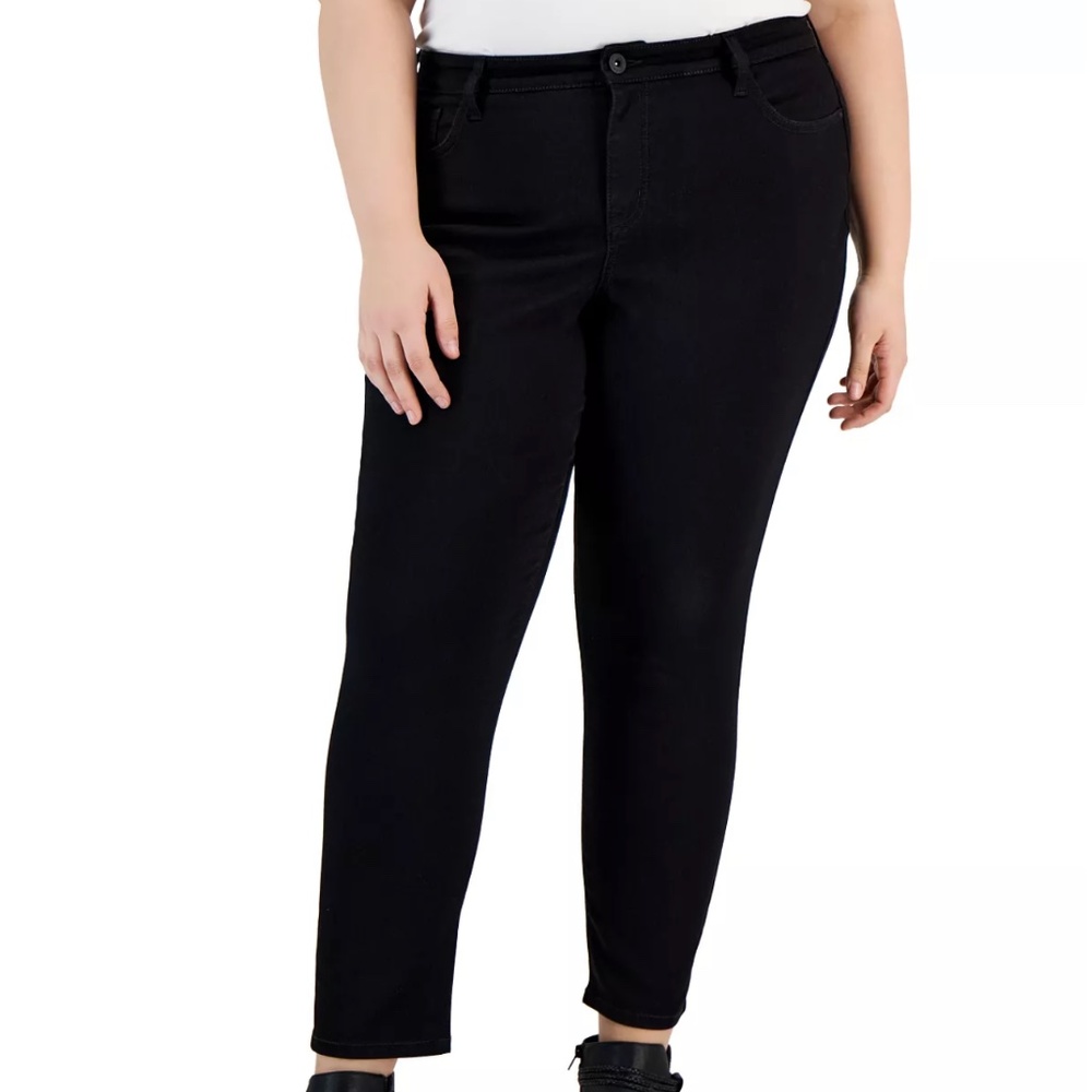 Style & Co Curvy Skinny Leg Black 22W